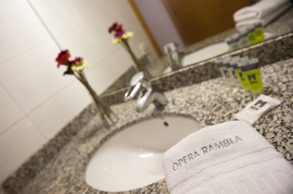 Aspasios Plaza Real Apartments Barcelona Bagian luar foto